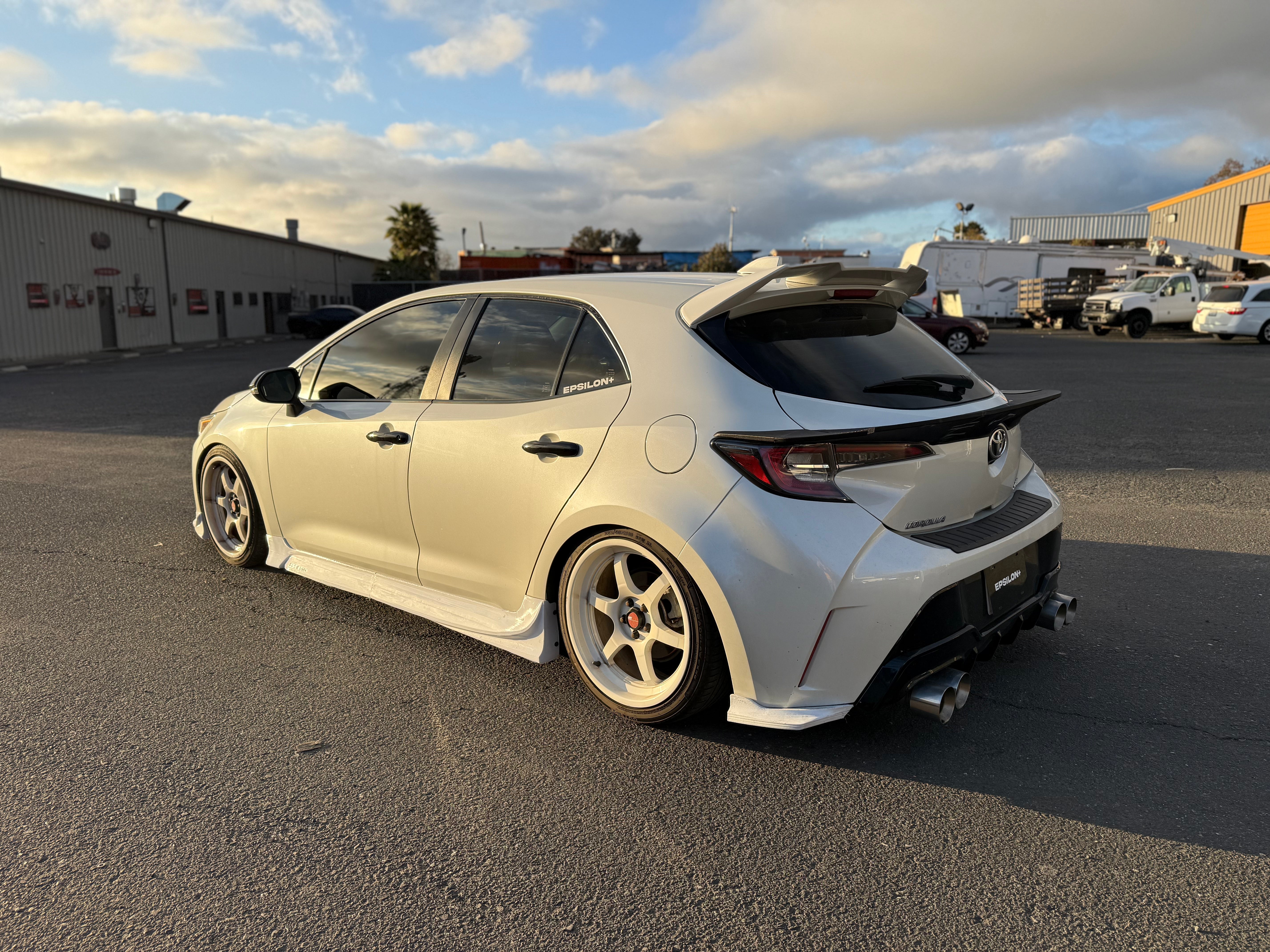 (PRE-ORDER) Mid Wing – TOYOTA COROLLA HATCHBACK (E210, 2019-2025+)