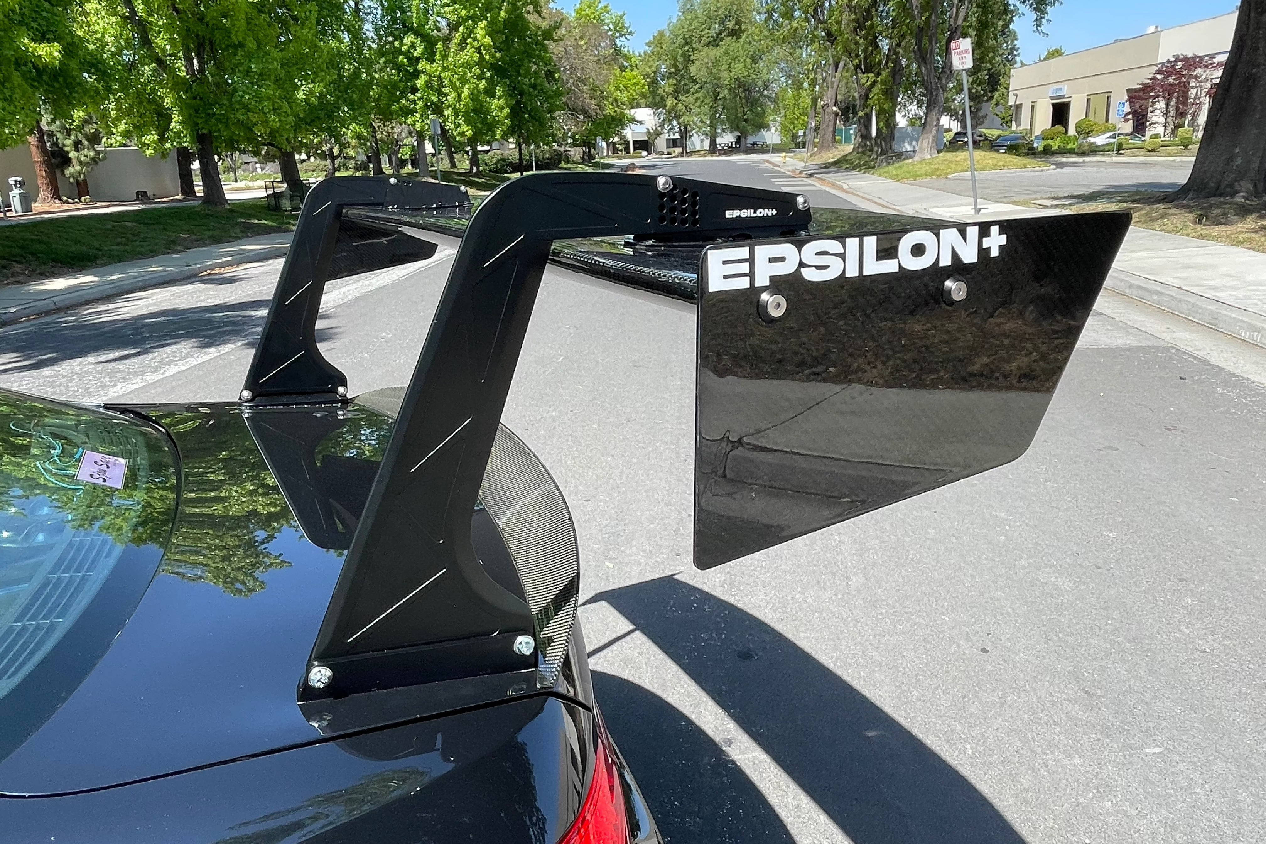 Close-up of the Epsilon+ branded endplate on the BMW E92 M3 GT wing
