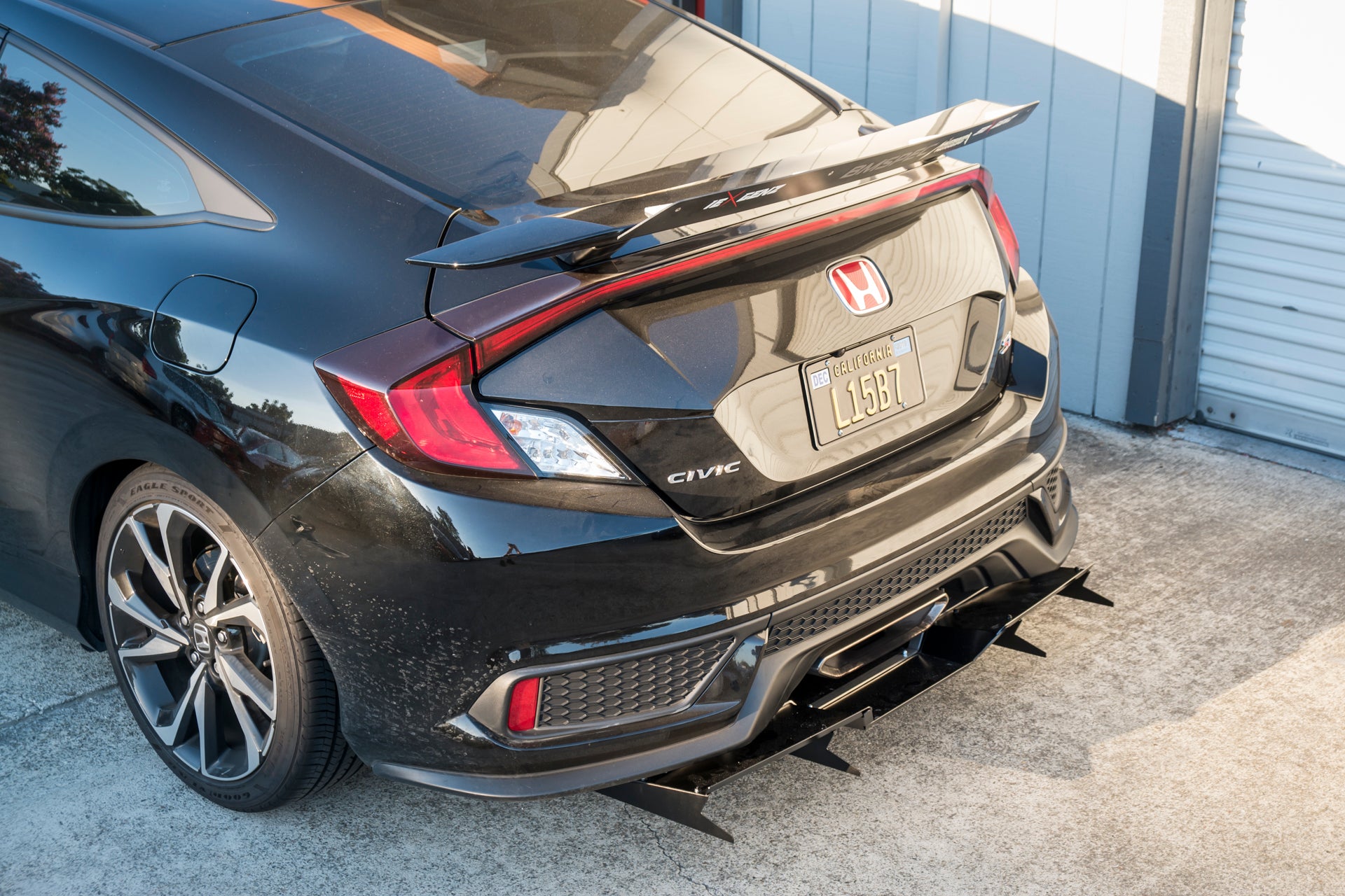 Universal rear diffuser kit, center exit fitment